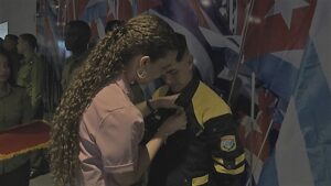 condecoran a combatuientes del MININT