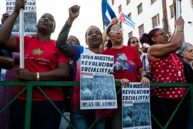 Acto por el Aniversario 65 de la proclamación del carácter socialista de la Revolución Cubana