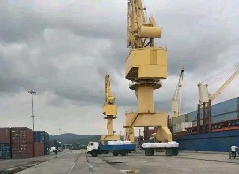 Buque chino en Santiago de Cuba