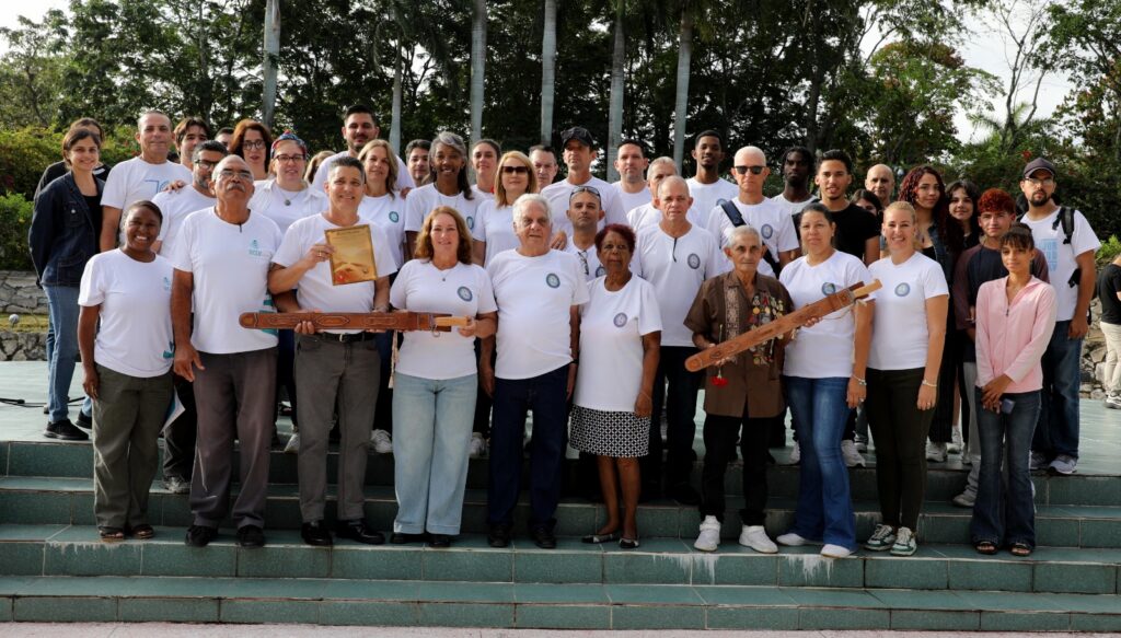 Universidad Central de Las Vilas defiende con su obra los valores patrios