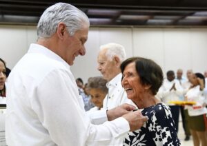 Nuevos trabajadores héroes: una vanguardia que inspira a Cuba