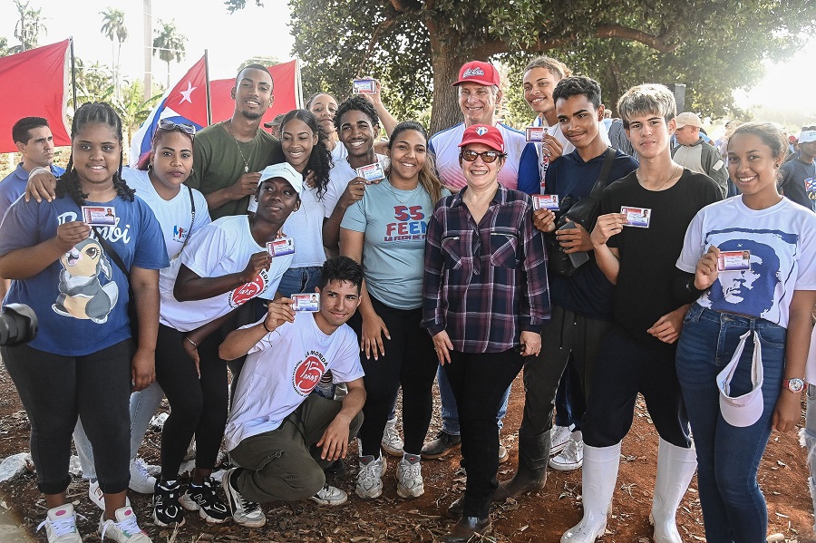 Jornada productiva en otro abril desafiante y de victoria