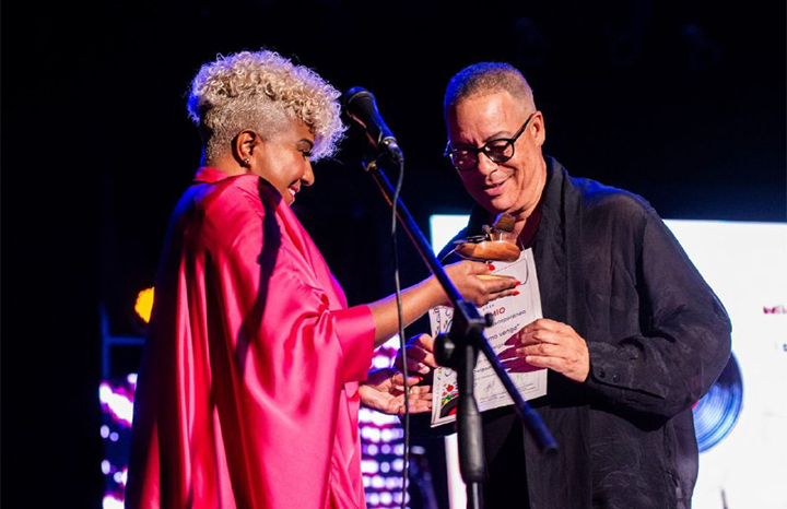 Músico Issac Delgado obtiene el Gran Premio Cubadisco 2026
