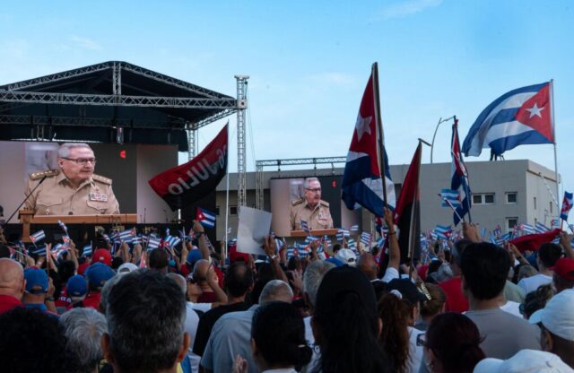 Tribuna Raúl Castro Tribuna Raúl Castro