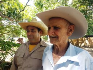 Tradición campesina de padre a hijo en Camagüey