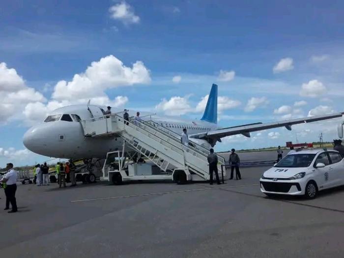 Llegan a Cuba 76 migrantes irregulares devueltos por Estados Unidos
