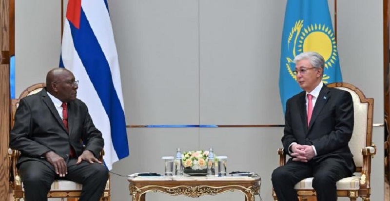 Presidente de Kazajistán recibió al Vicepresidente cubano Salvador Valdés Mesa