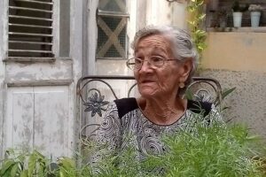 Marta Anido: santa y clara
