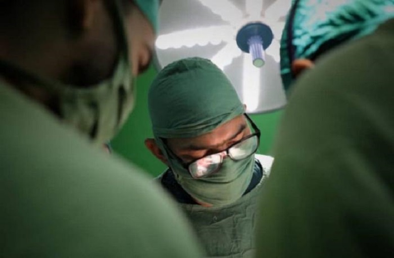 Bloqueo de EE.UU. a Cuba impide intervenciones quirúrgicas a más de 100 000 pacientes