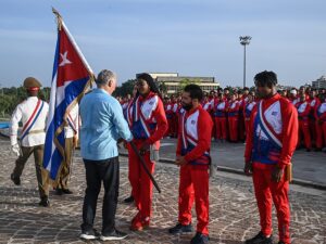 Díaz-Canel abandera delegación cubana a Juegos Centroamericanos y del Caribe