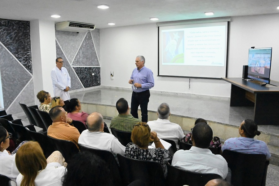 Díaz-Canel visita el Hospital González Coro: no hay escasez que fracture la voluntad