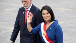 Keiko Fujimori toma el poder en Perú