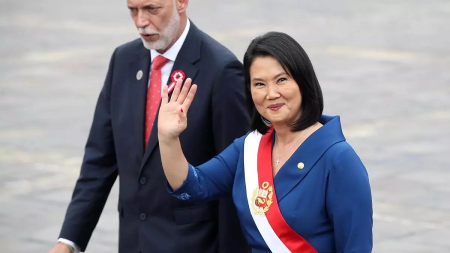 Keiko Fujimori toma el poder en Perú