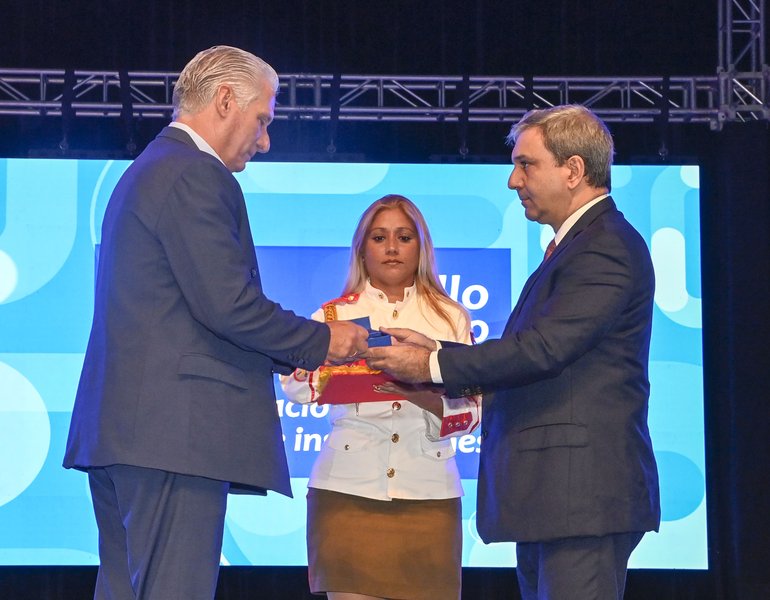 Homenaje a una Universidad que ha crecido y se ha vuelto país