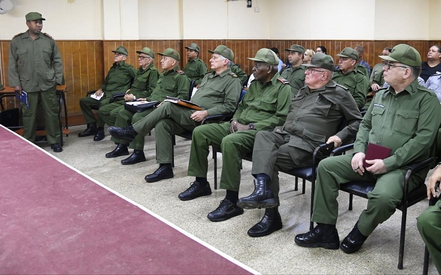 Díaz-Canel: La tarea fundamental es la preparación para la defensa