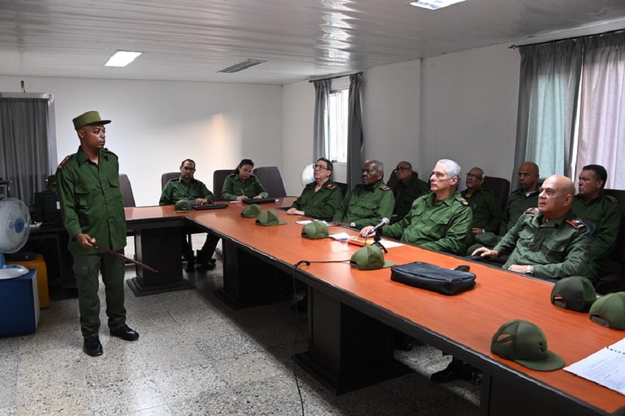 Prepararnos para la defensa desde tiempos de paz, junto al seguimiento de otras prioridades