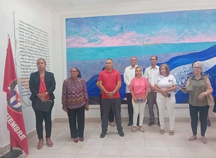 Inauguran los CDR exposición fotográfica «Cien Años con Fidel»