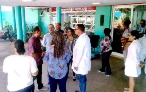 Autoridades del Partido y el Gobierno evalúan obras en el Hospital Ramón González Coro