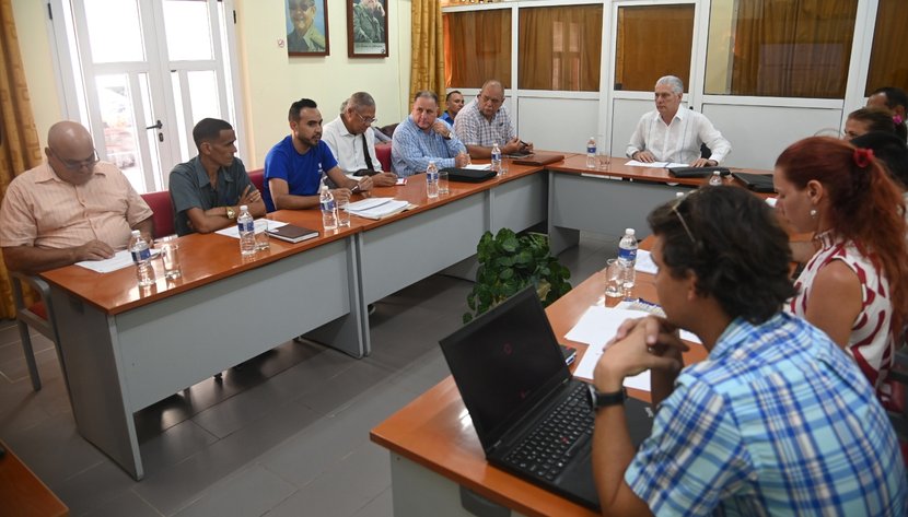 Chequea Presidente Díaz-Canel situación eléctrica de La Habana