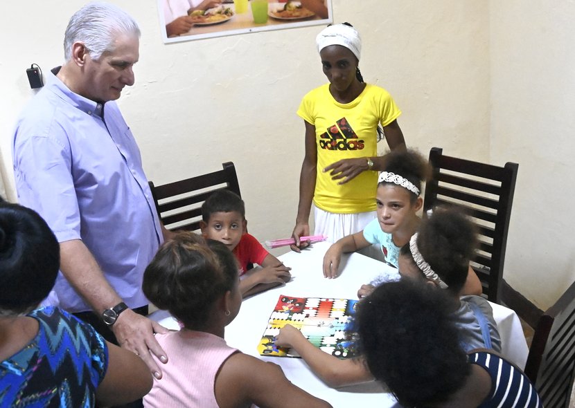 Cuba con el corazón en el centro del pecho
