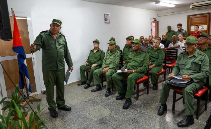 Valdés Mesa comprobó preparación de la Zona de Defensa Mantilla en Arroyo Naranjo