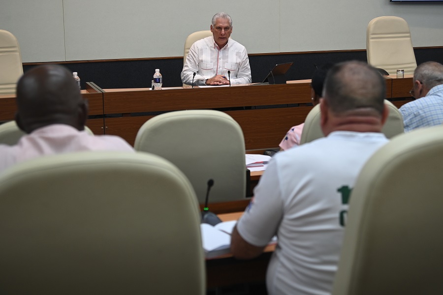 Evalúa Díaz-Canel acciones para el mejoramiento del suministro de agua a La Habana