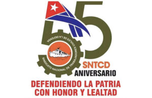 Felicita Raúl a trabajadores civiles de la Defensa en su aniversario 55