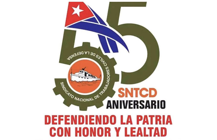 Felicita Raúl a trabajadores civiles de la Defensa en su aniversario 55