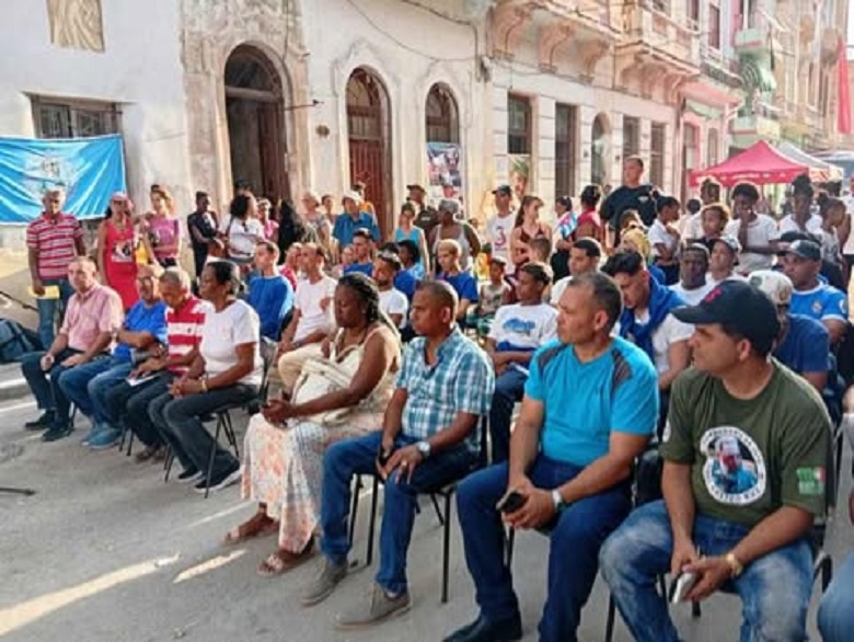 Barrio Debate de los CDR en La Habana
