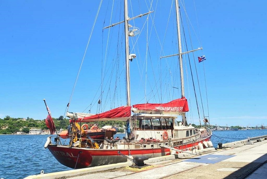 velero Opens Arms