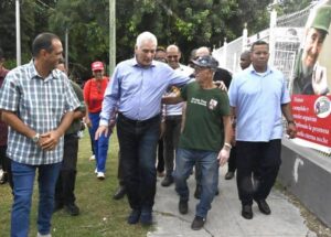 Presidente Díaz-Canel en el barrio capitalino “La Timba”