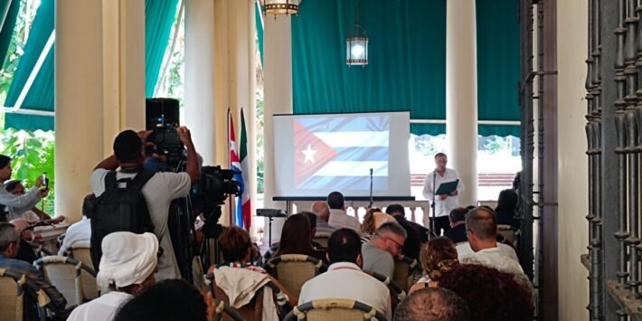 Recibe el ICAP a delegación solidaria con Cuba