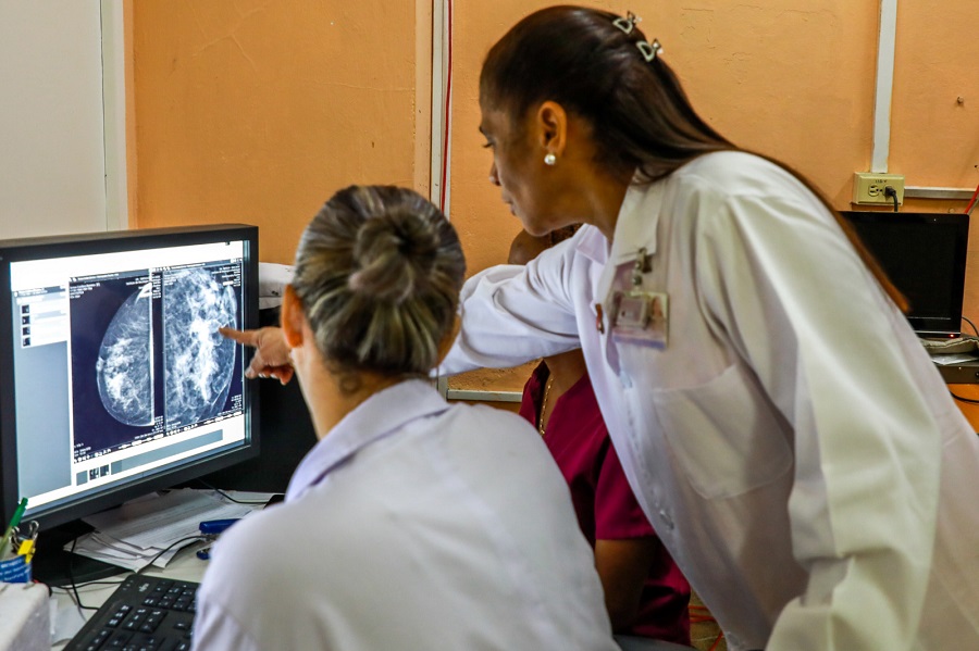 Lucha contra el cáncer de mama: un desafío que es de toda la sociedad
