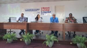 Aprueban programas para fortalecer la protección social y las oportunidades de empleo